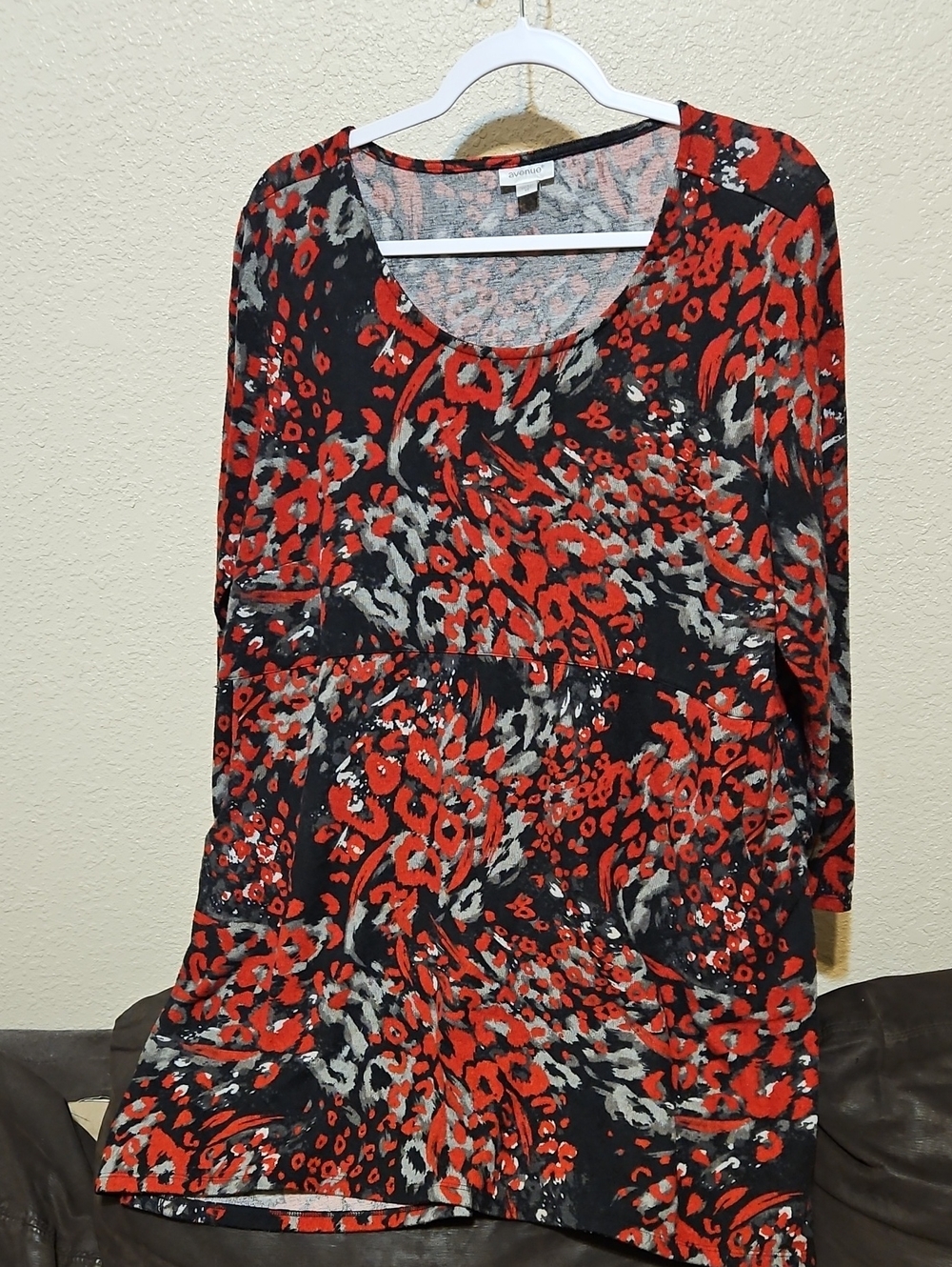 Avenue Black and Red Abstract Animal Print Long Scoop Neck Tunic With Pockets